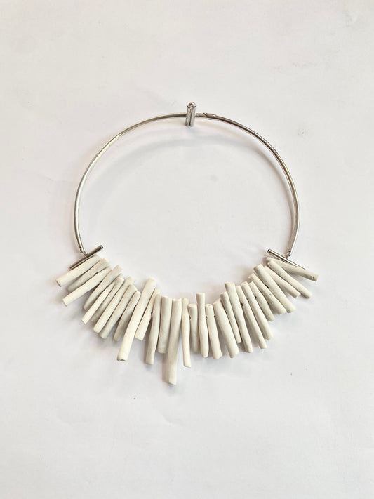 Collar Tribal Blanco